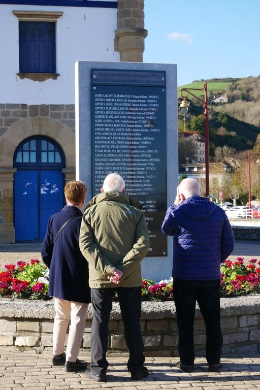 Añadirán en el monolito del parque Gernika los nombres de otros/as cinco zumaiarras fusilados por fascistas y muertos en combate en los frentes de las resistencias al fascismo