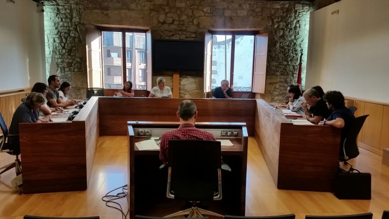 Aprobado en pleno el programa “Alokairu Beka” para fomentar la emancipación de las y los jóvenes del municipio