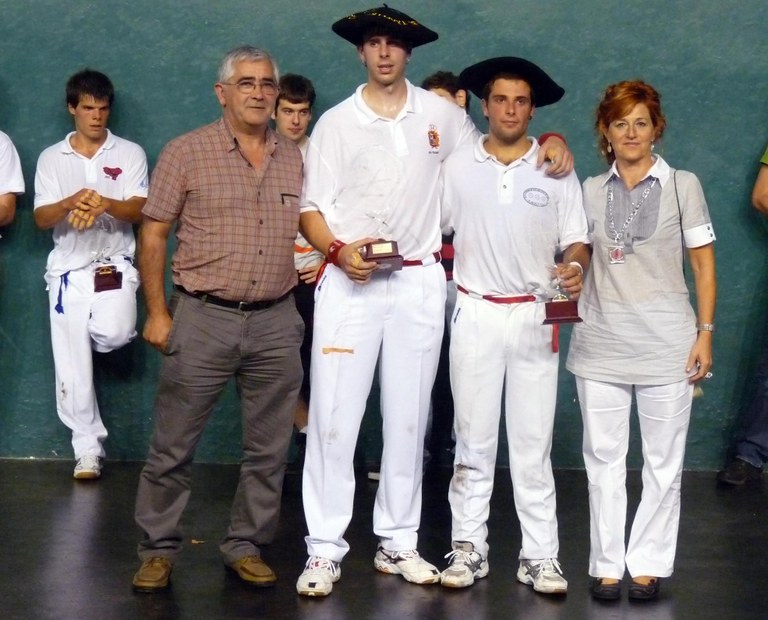 Atxotegi y Mendinueta txapeldunes del torneo Dinastia Etxabe