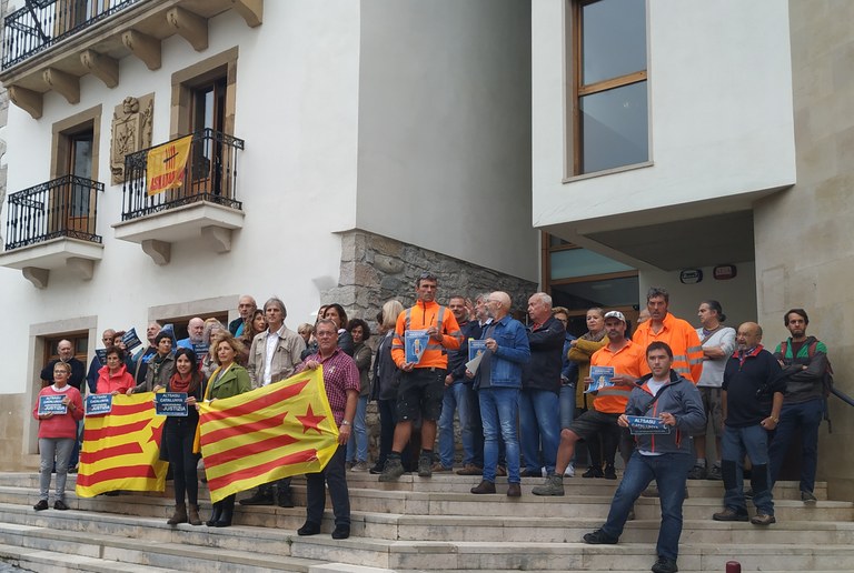 Concentración en solidaridad con Cataluña en el Ayuntamiento de Zumaia