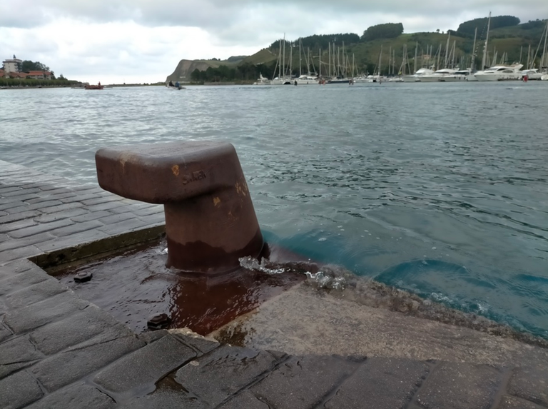 El Ayuntamiento de Zumaia recomienda tomar medidas preventivas ante las mareas vivas y las lluvias