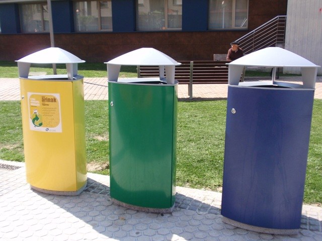 El Ayuntamiento ha instalado nuevos contenedores