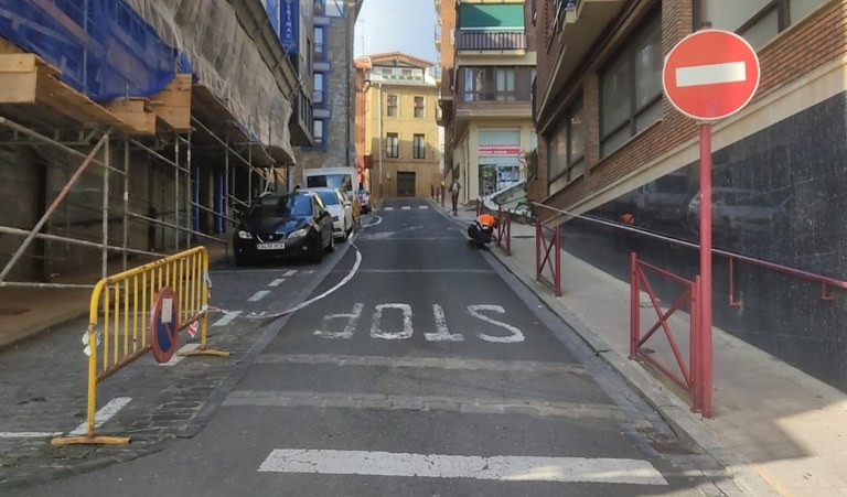 El Ayuntamiento realizará reparaciones en la línea de saneamiento de la calle Bonifazio Etxegarai el miércoles y el jueves