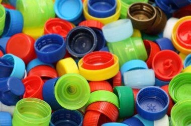  El Ayuntamiento retira el contenedor de recogida de tapones de plástico