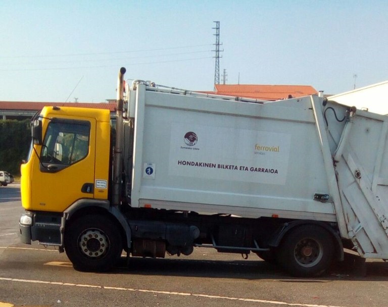 El Ayuntamiento saca a subasta el camión utilizado hasta ahora para la recogida de residuos
