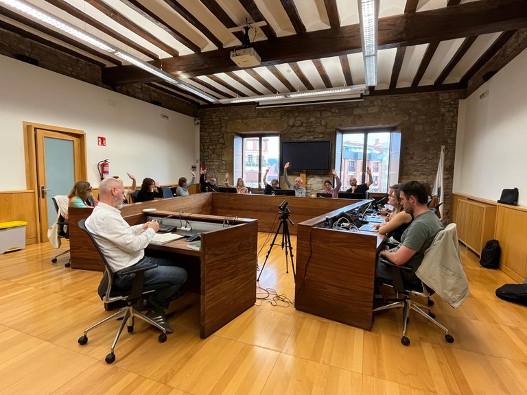 El Pleno aprueba una modificación de crédito de 2,2 millones de euros para atender las necesidades y obligaciones de los servicios municipales