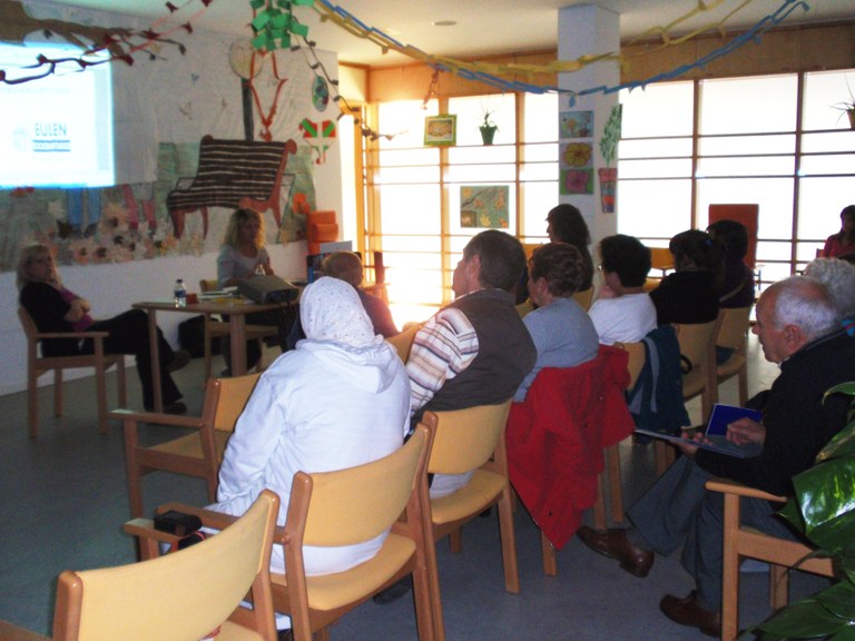 Generando beneficios psicosociales a las personas mayores