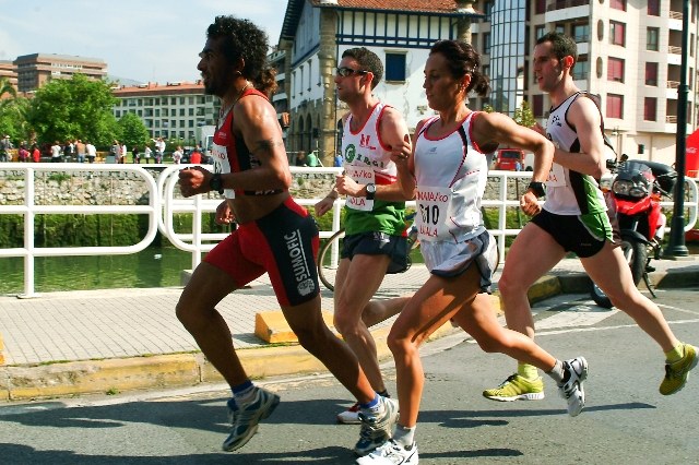 Hicham Elamrani y Ainhoa Murua han sido los ganadores del XXVI. Cross Popular de Zumaia