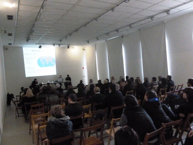 Hoy, reunión con los/las residentes del polígono sobre la recogida selectiva de residuos