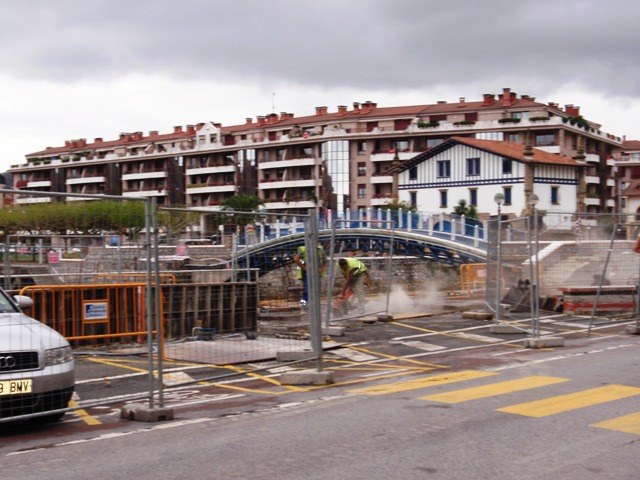 Hoy se cerrará el puente peatonal de Txomin Agirre 