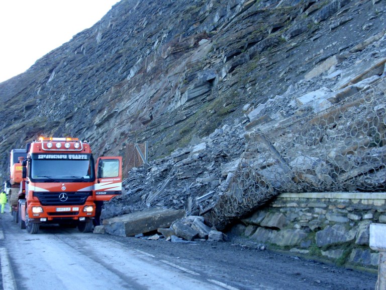 La carretera de la costa sigue cerrada