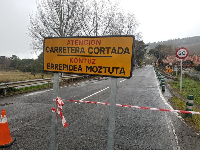 La carretera entre Zumaia y Getaria permanecerá cerrada hasta el 9 de marzo