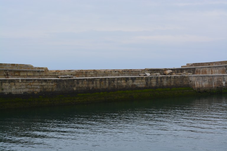 "Las obras de refuerzo del dique de abrigo del puerto de Zumaia, comenzarán a mediados de septiembre"