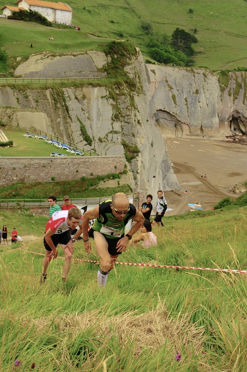 Raúl García y Ana Conde ganan la II Zumaia Flysch Trail, batiendo ambos el record de la prueba