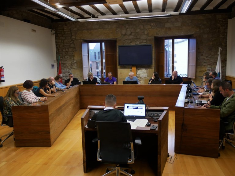 Subida del 3% en las tasas e impuestos municipales, "para seguir prestando servicios públicos con calidad, y mantener la capacidad inversora municipal"