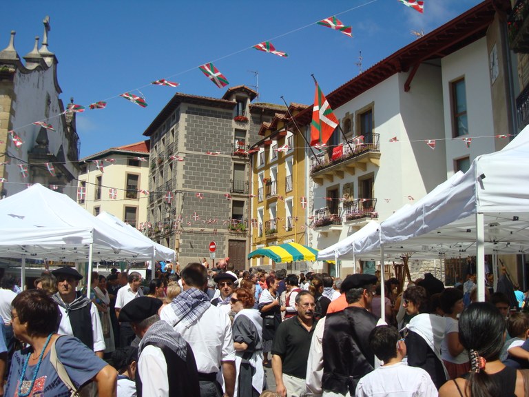 Una amplia programación para hacer frente a la lluvia durante la Fiesta Vasca