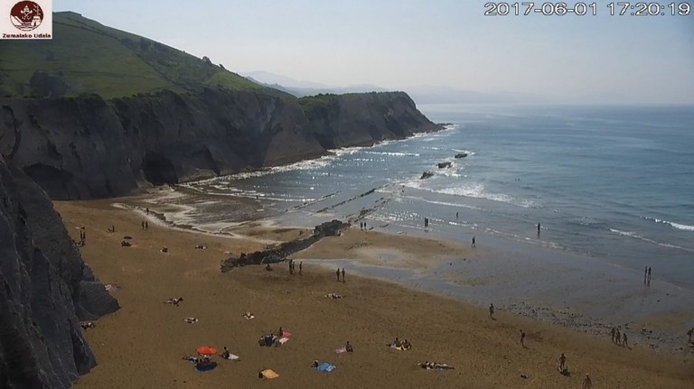 UNA NUEVA CÁMARA WEB MOSTRARÁ IMÁGENES A TIEMPO REAL DE LA PLAYA DE ITZURUN