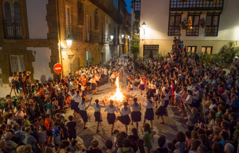 Víspera de San Juan, en plena ola de calor: fuegos limitados y recomendaciones para combatir el calor