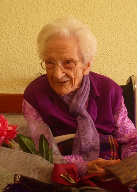 102 urte bete ditu Maria Teresa Arangoak