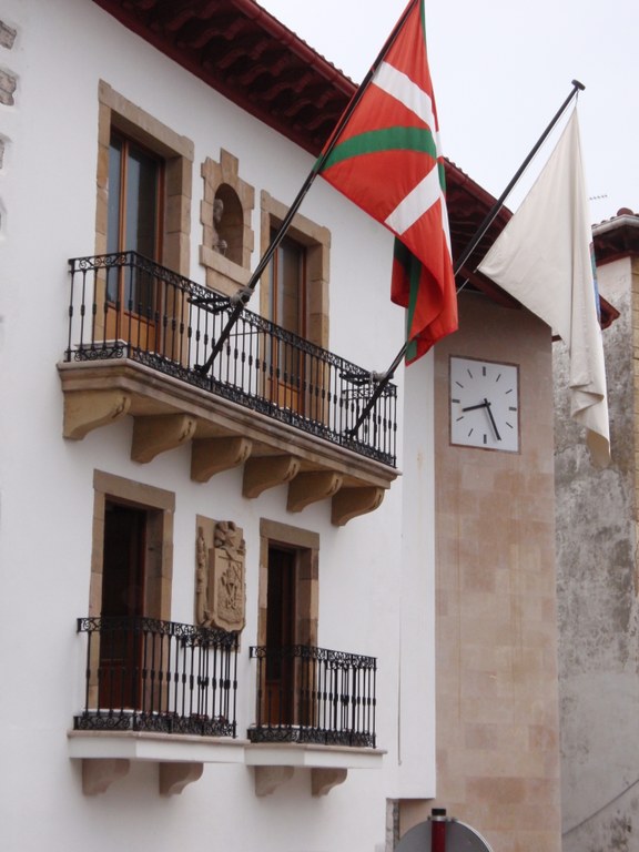 Langileen lanpostuen zerrendari eta 'zumaia.net' diru laguntzak arautzeko oinarriei erreklamazioak aurkezteko epea gaur (asteazkena) zabaldu da