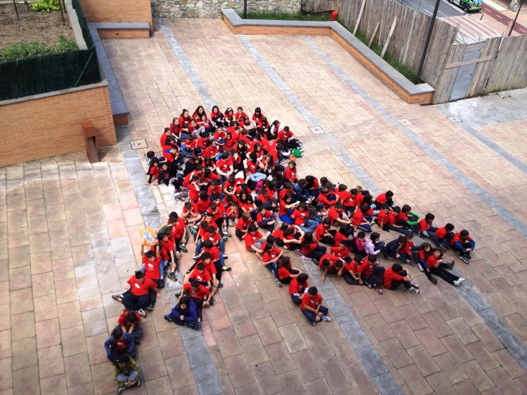 300 neska-mutiko inguru bildu ziren atzo Bertso Eskolen Egunean