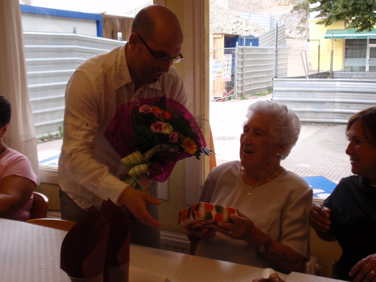 89 urteko herritarrak omendu dituzte