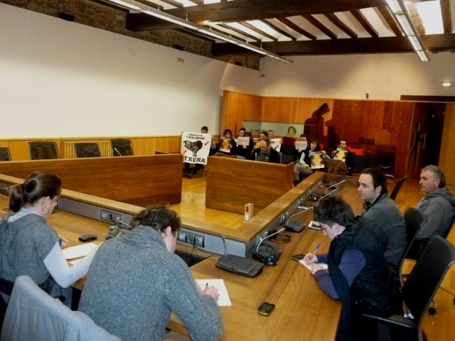 Aho batez onartu zen Arkaitz Bellonen heriotzaren inguruko mozioa