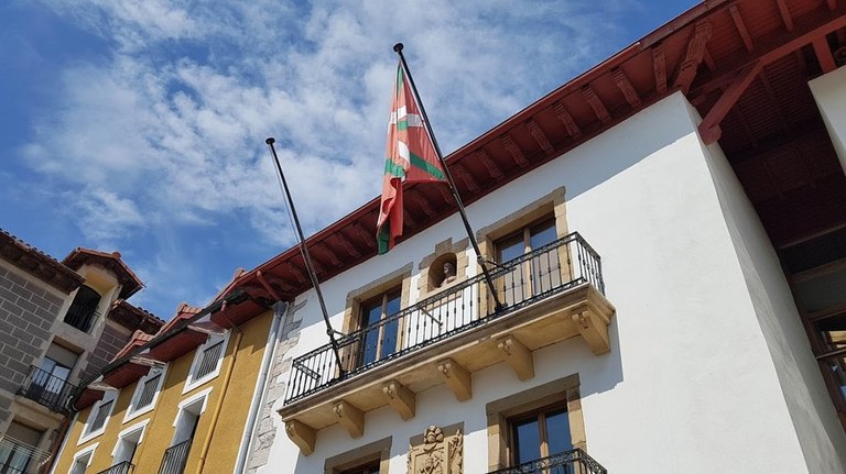 Aldi baterako kultur teknikari laguntzaile bat eta kirol teknikaria kontratatuko ditu Udalak, Lanbideren bidez