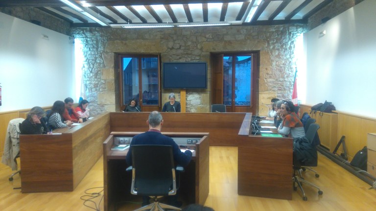 Aparkamendu tasak arautzeko ordenantza fiskalaren aldaketa onartu du gaur udalbatzak