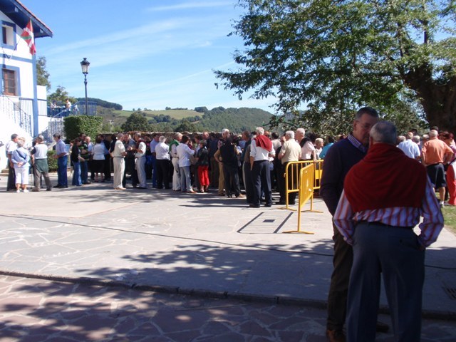 Artadi auzoan San Migel eguna ospatu dute