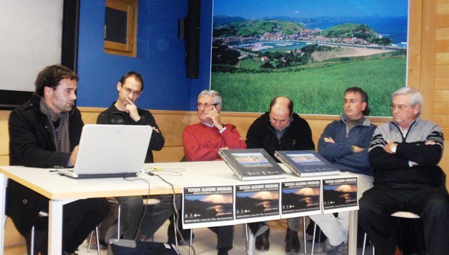 Atzo aurkeztu zuten 'Flysch Algorri Mendata' liburua