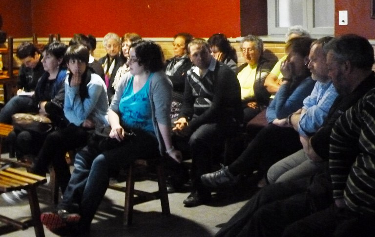 Atzo Narruondon 25 lagun inguru bildu ziren hondakinez hitz egiteko