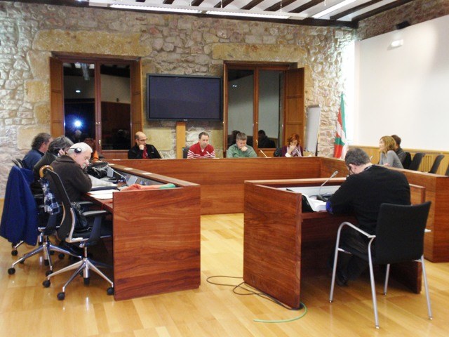 Azaroaren 8ko ez-ohiko plenoa