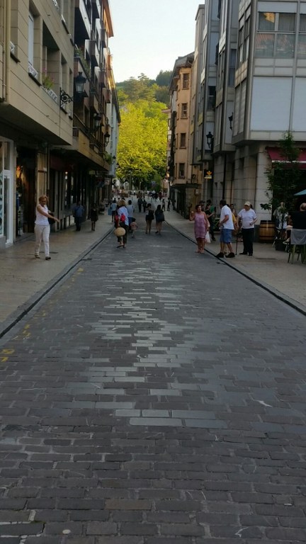 BESTE BEHIN ERRESPETUZ JOKATZEA ESKATZEN DIO UDALAK KALEA GUZTIONA DA MUGIMENDUARI