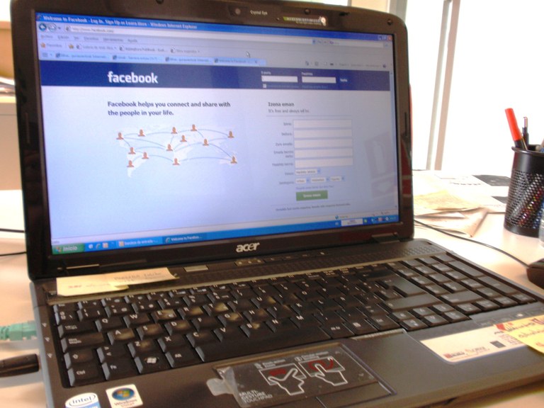 Bihar, gurasoentzat Interneti buruzko zalantzak argitzeko hitzaldia