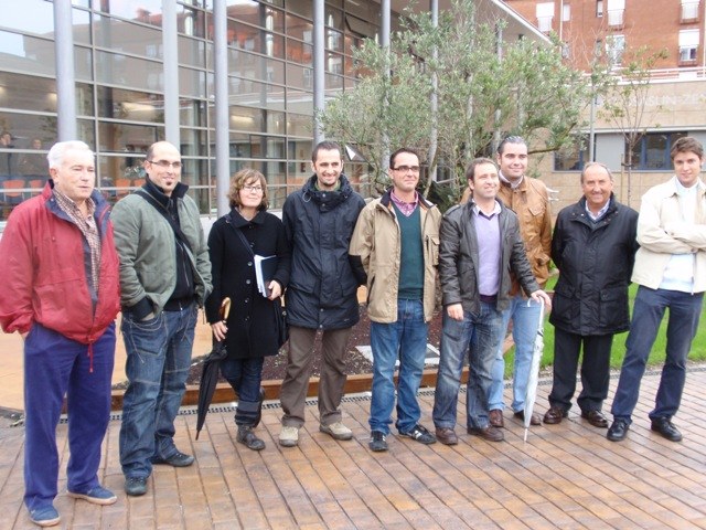 Aurkeztu dituzte anbulatorioaren inguruko hiritartze-lanak