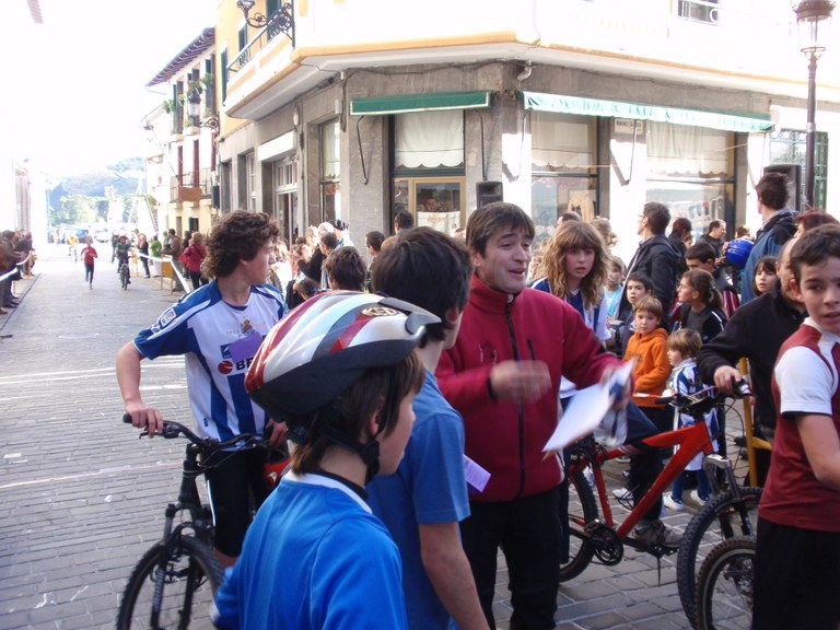 Biko Lasterketan lan egiteko elkarteentzat deialdia