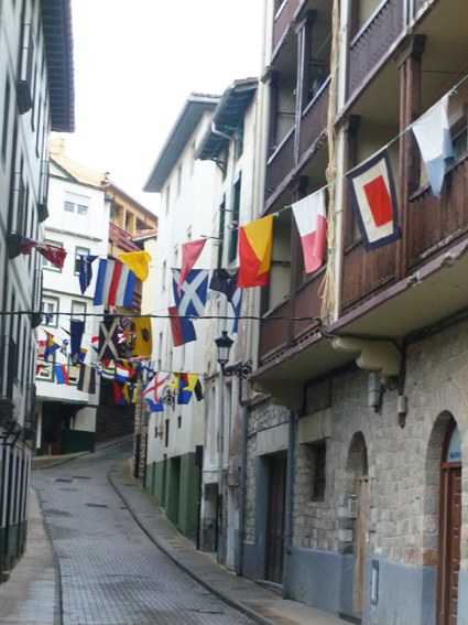 Dena prest santelmoetarako