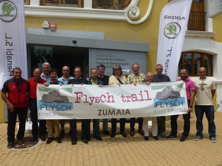 Dena prest Zumaia Flysch Trail mendi lasterketaren VI. ediziorako