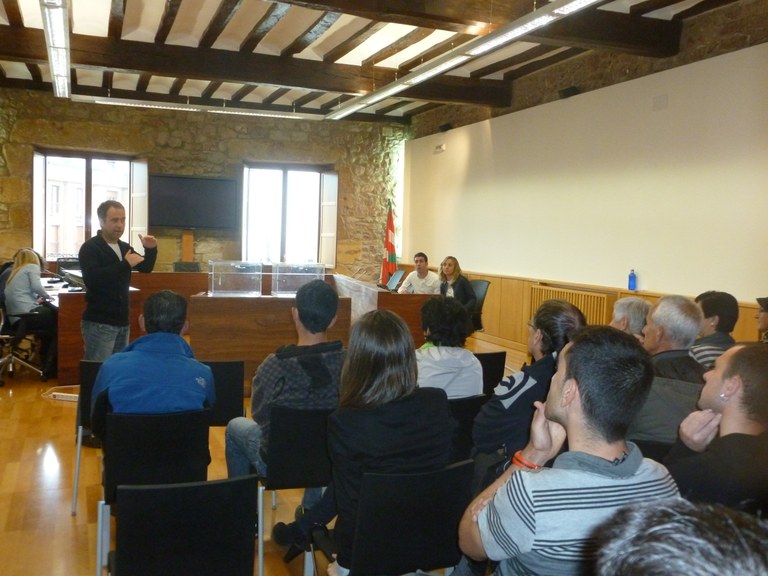 Egin da Ardantzabideko etxebizitzen zozketa