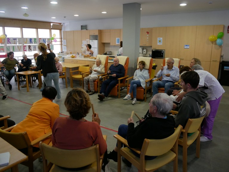 Eguneko Zentroaren 21. urteurrena ospatzen ari dira