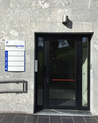 ENPRESAGUNEKO BI LOKAL ALOKAIRUAN HARTZEKO DEIALDIA