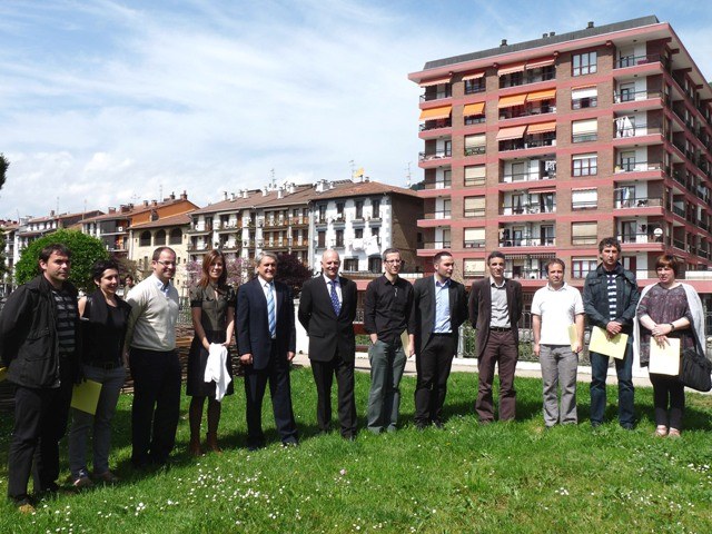 Euskararen erabilera areagotzeko hitzarmena sinatu dute eskualdeko udalek eta Kutxak