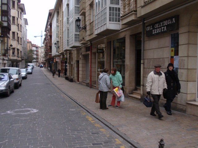 'Euskaraz kontsumitzen duzu?' inkesta erantzun dutenen %89a gusturago sentitzen da euskaraz egin dezaketen establezimenduetan