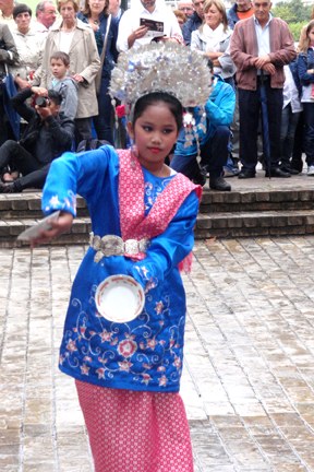 Folklore Jaialdia egin zen atzo (astelehena)