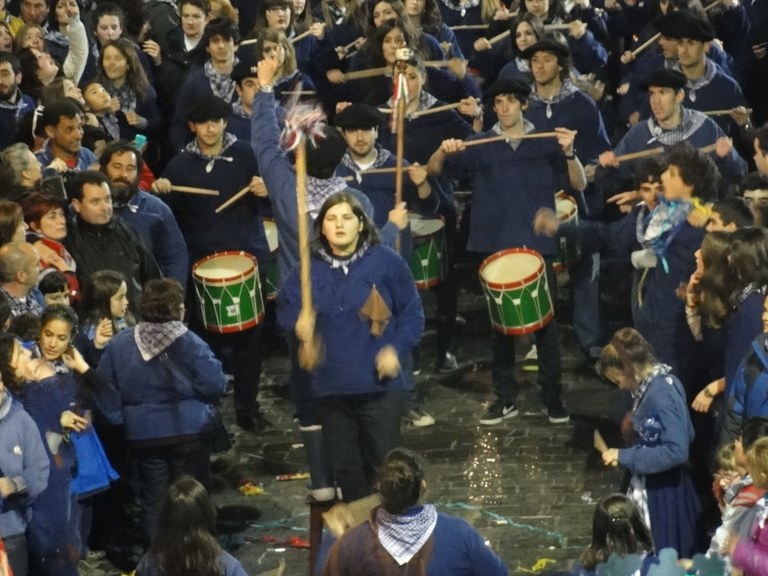Gaur hasiko dira Santelmoetako haurren danborradako entseguak