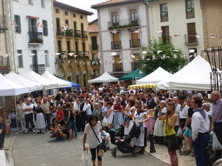 Giro ederra, eta jende ugari, Euskal Jai Egunean