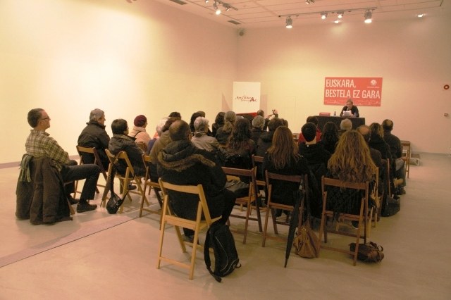 Giro ederrean hasi da 'Euskara, bestela ez gara' zikloa