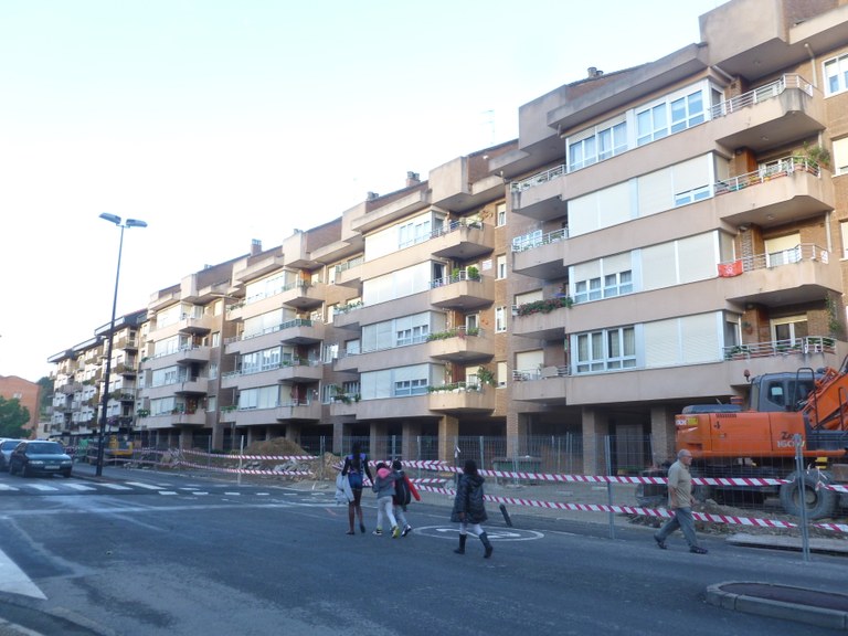 Hasi dira Aita Mari auzoan obrak