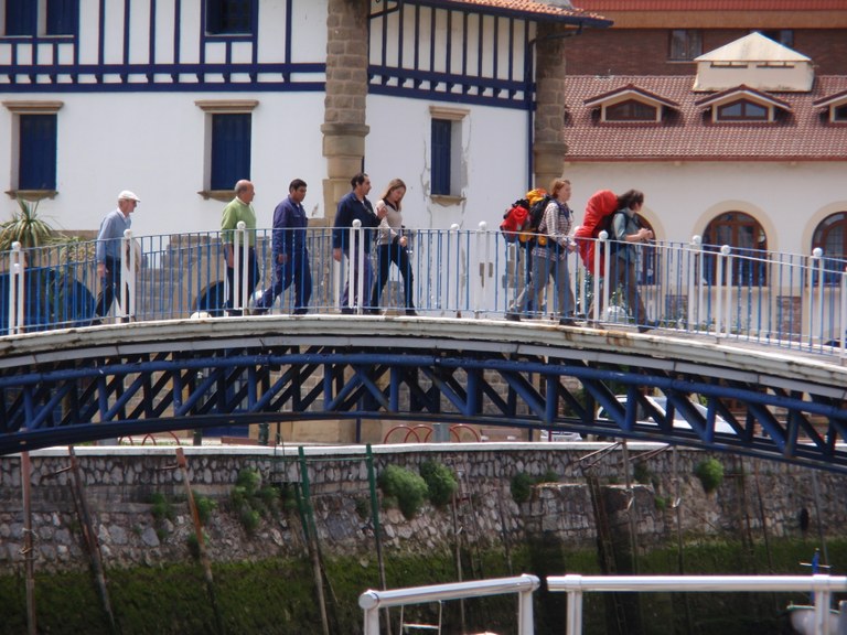 Hirian ongi mugitzeko kontzientziazio kanpaina adineko pertsonentzat